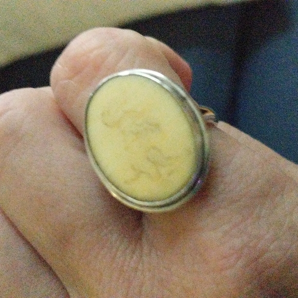 Antique ivory scrimshaw sterling silver ring with dog - Picture 5 of 5